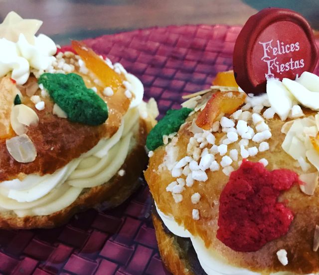 Roscón Relleno de Crema